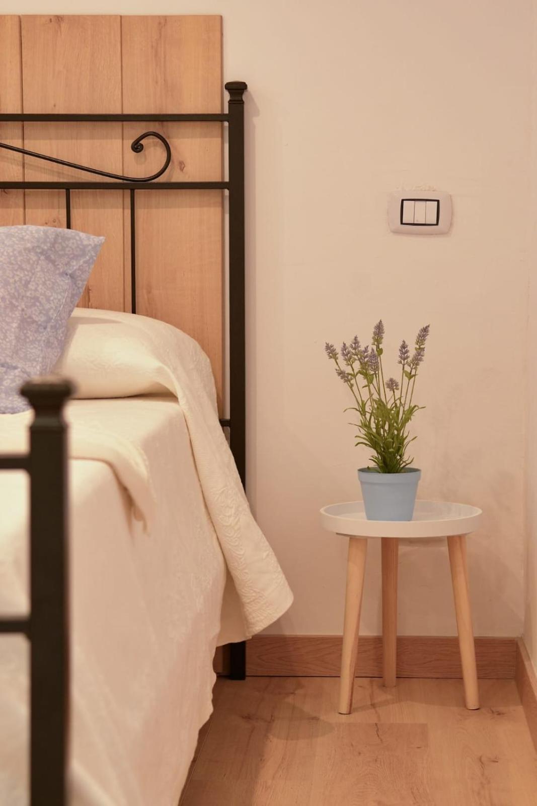 Madre Terra Apartment & Rooms Terrasini Exterior photo