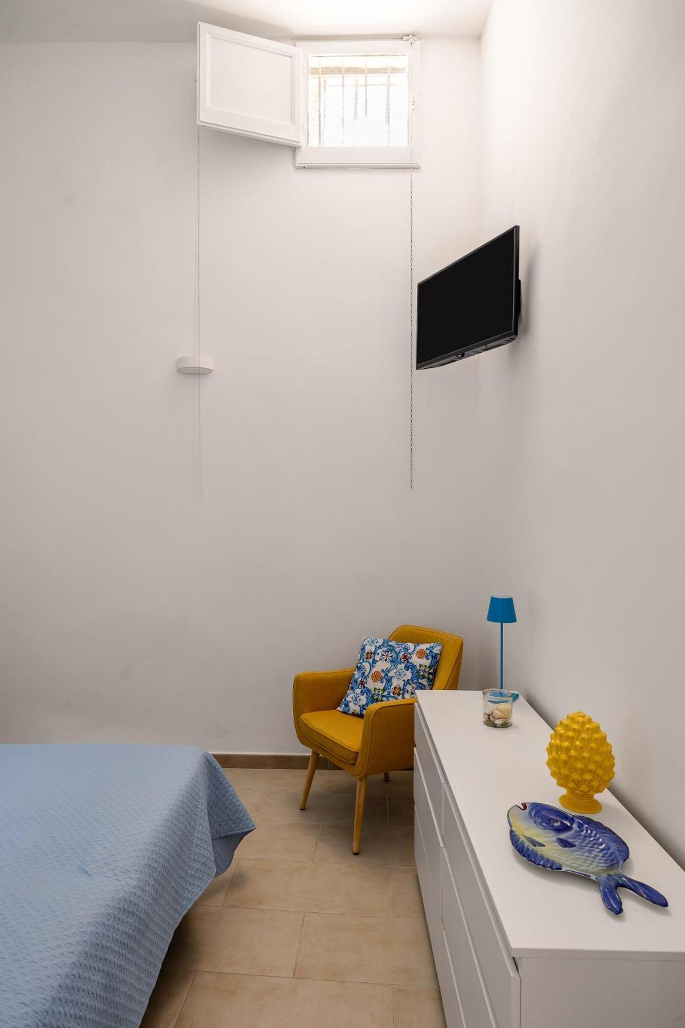 Madre Terra Apartment & Rooms Terrasini Exterior photo